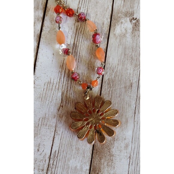 VTG Daisy Necklace Pendant Faceted Beads Rhinestone Estate Orange Red Gold Tone - Picture 4 of 7